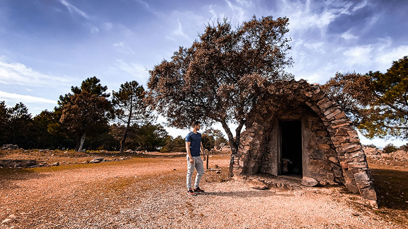 Refugio Collado de la Aviación y Monumento Natural de los Órganos - Parque Natural de Despeñaperros